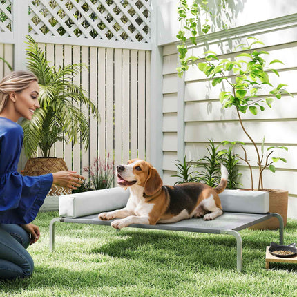 PAWROOM - Udendørs hundeseng, højhundeseng til mellemstore hunde, med L-formet pude 110x75x30 cm, lysegrå